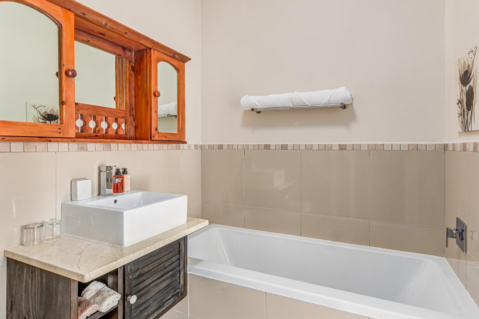 Deluxe King Suite